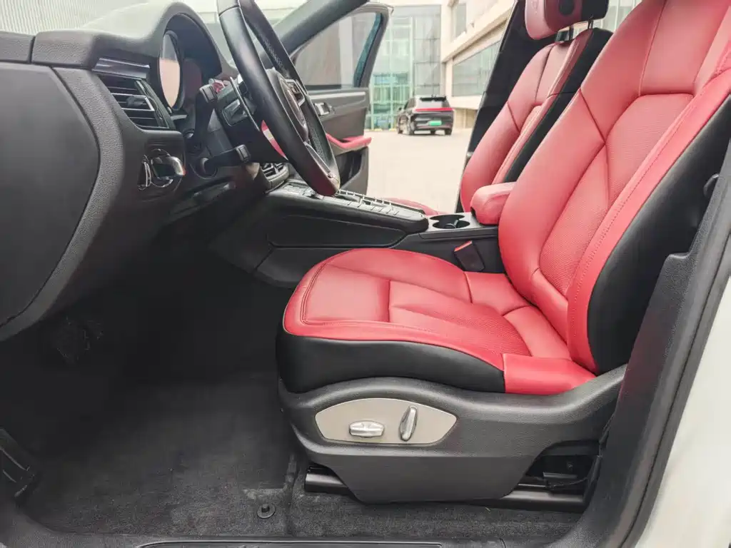 Porsche Macan — миниатюра 8