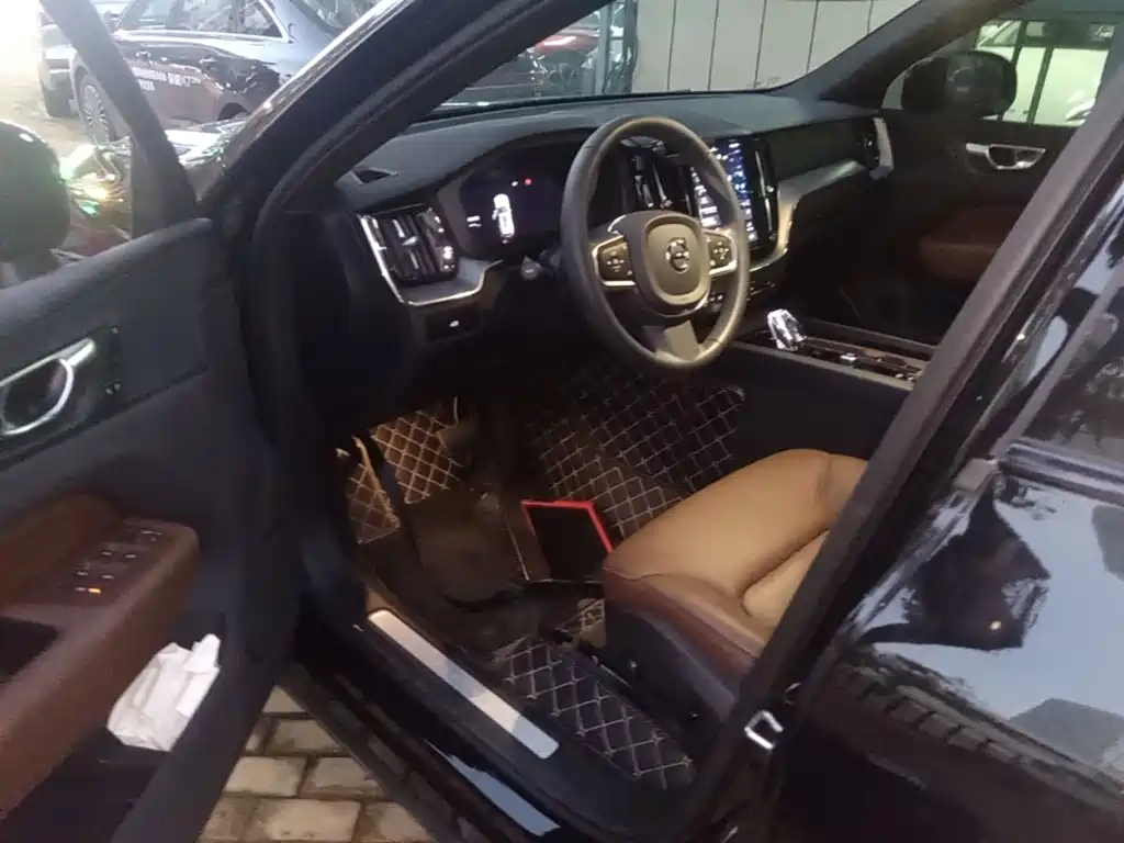 Volvo XC60 — миниатюра 12