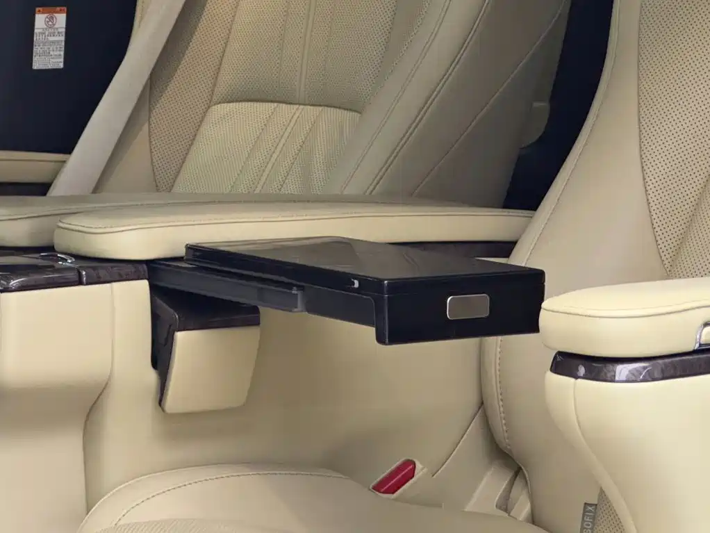 Toyota Alphard — миниатюра 16