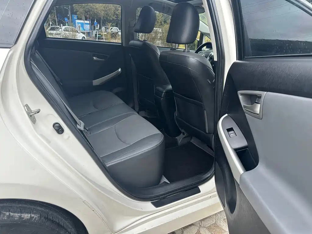 Toyota Prius 2012 1.8L Luxury