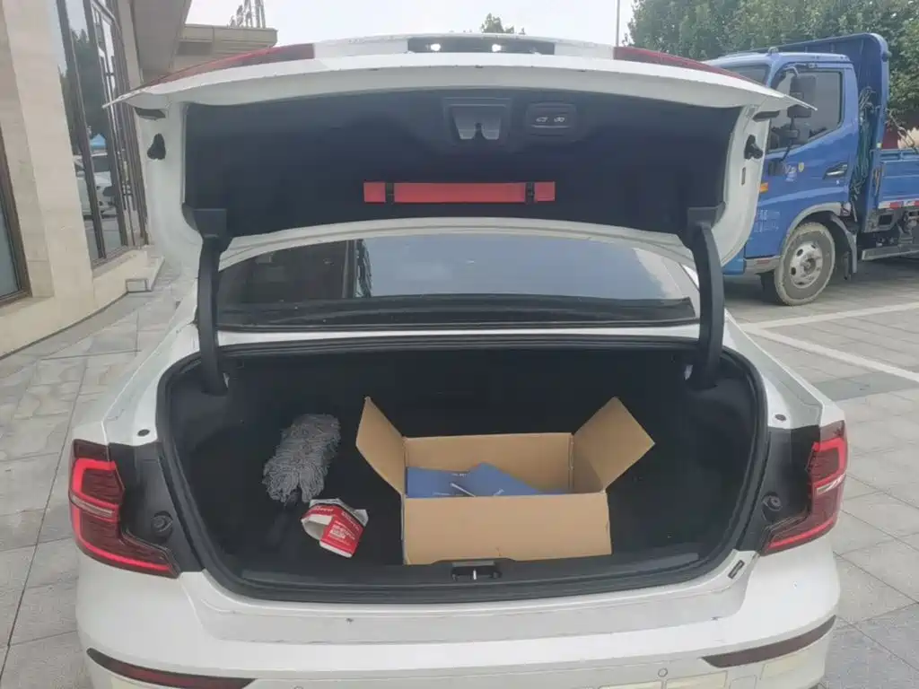 Volvo S60 — миниатюра 19