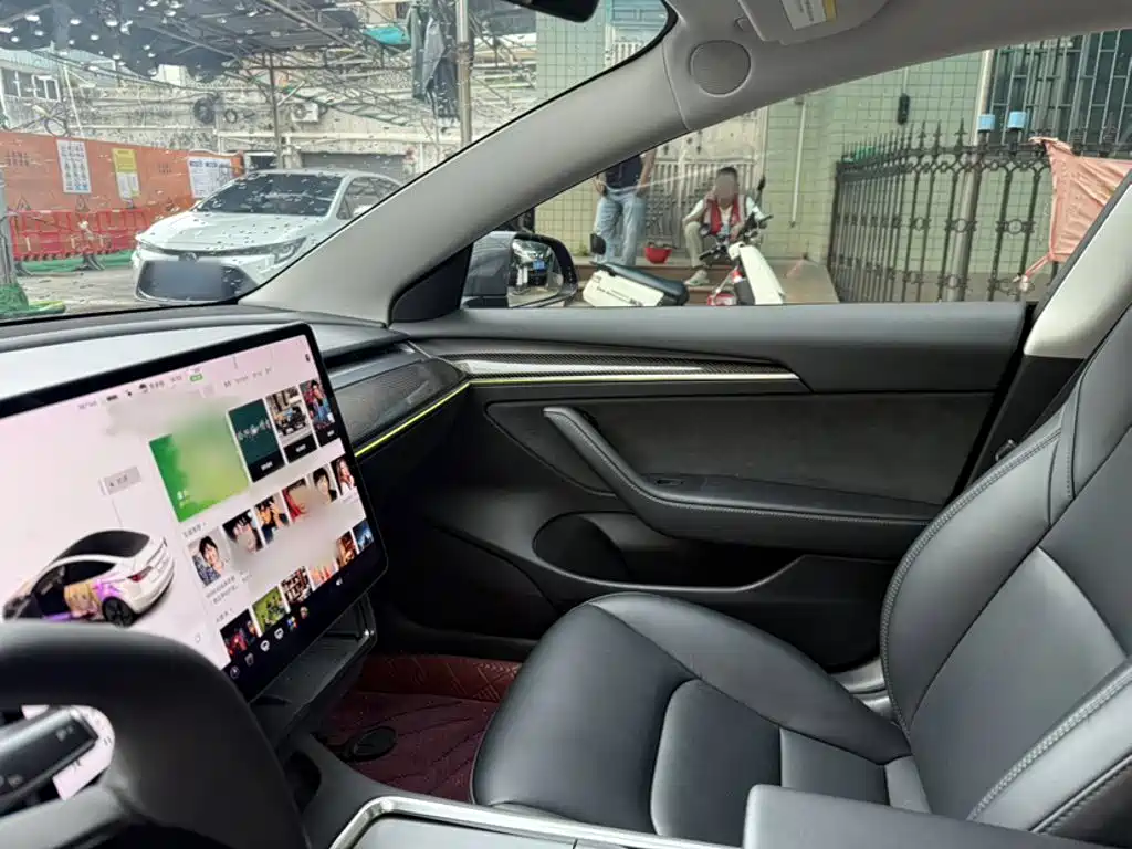 Tesla Model 3 — миниатюра 20
