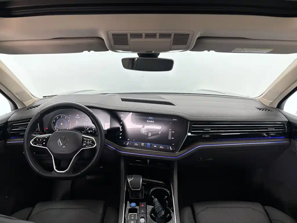 Volkswagen Touareg — миниатюра 14