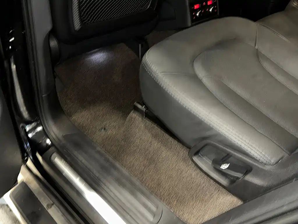 Audi Q7 — миниатюра 12