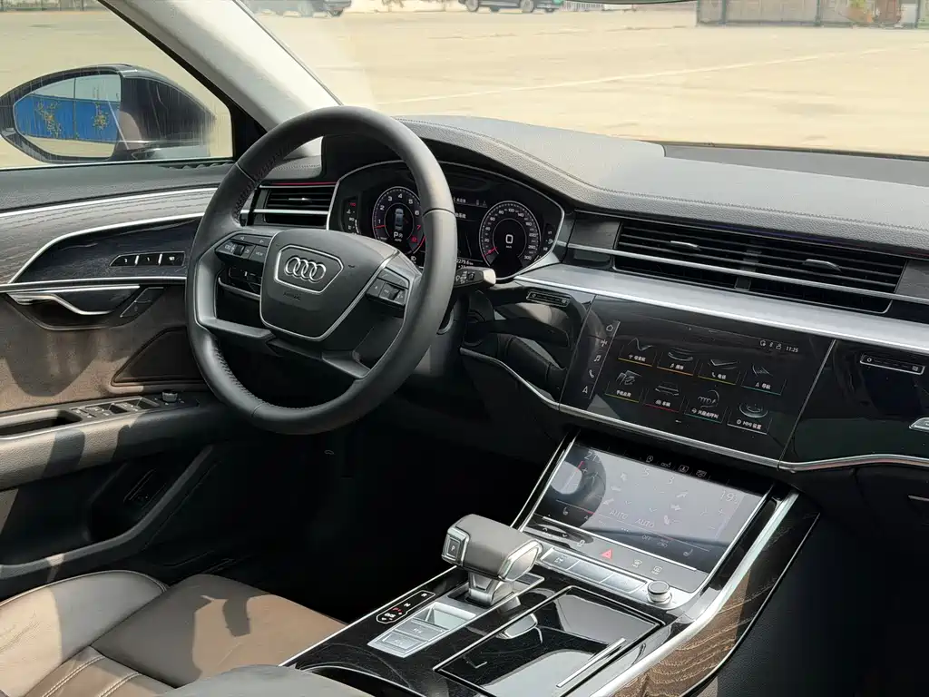 Audi A8 — миниатюра 10