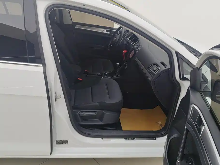 Volkswagen Golf — миниатюра 8