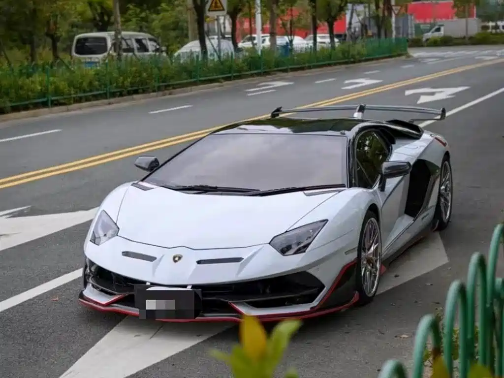 Lamborghini Aventador 2012