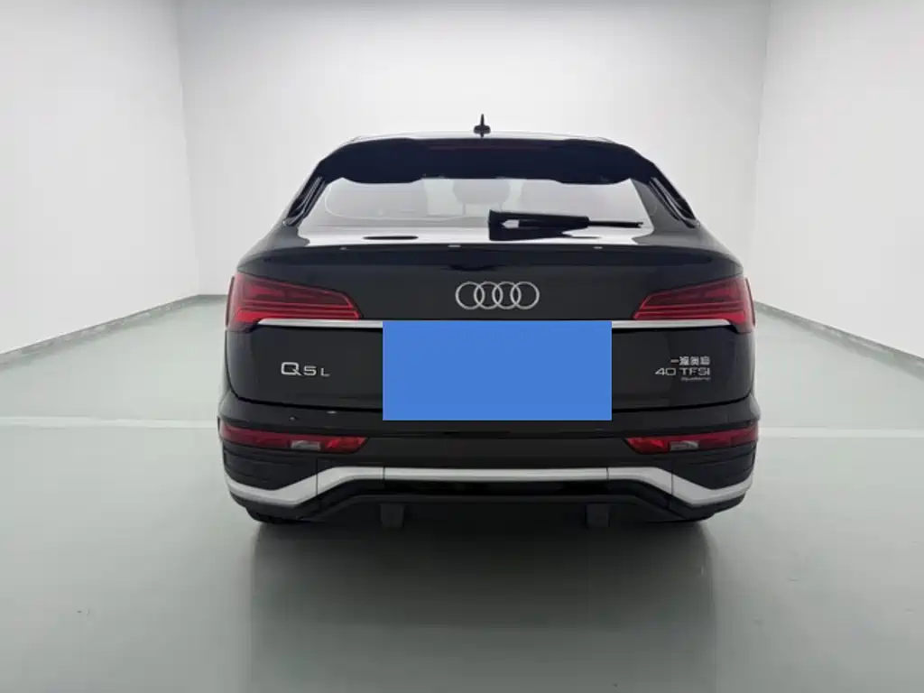 Audi Q5L Sportback — миниатюра 2