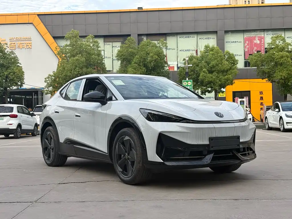 Volkswagen 06 2025 Pure