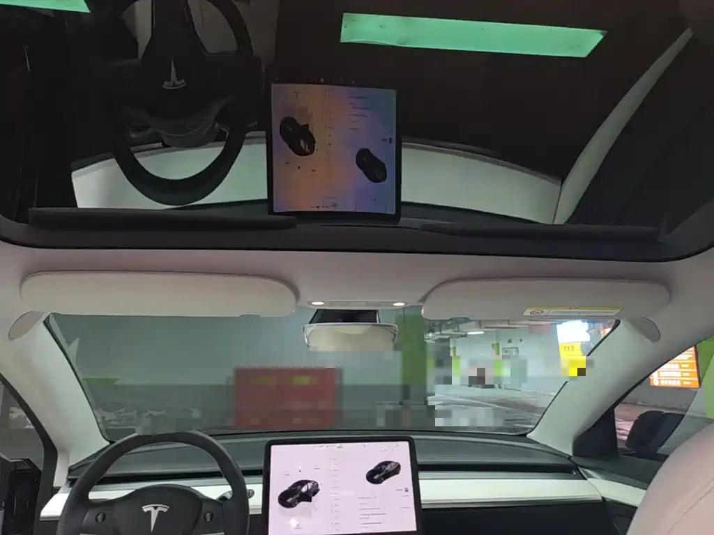 Tesla Model 3 — миниатюра 18