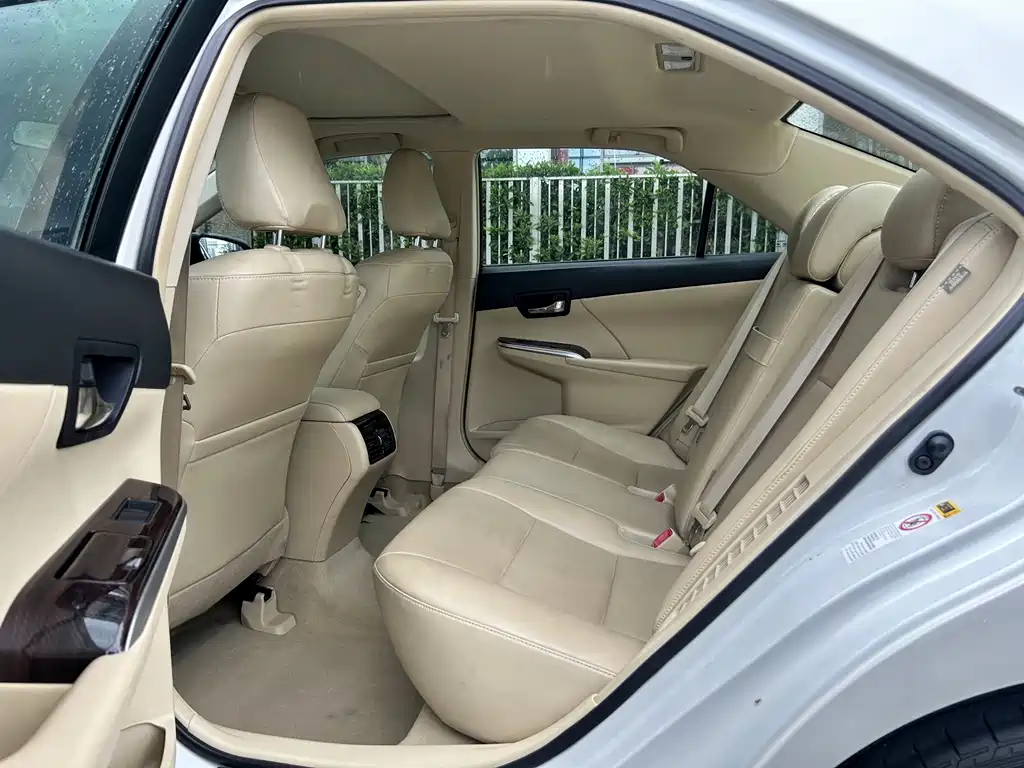 Toyota Camry — миниатюра 8