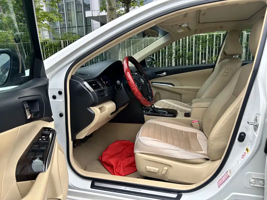 Toyota Camry — миниатюра 7