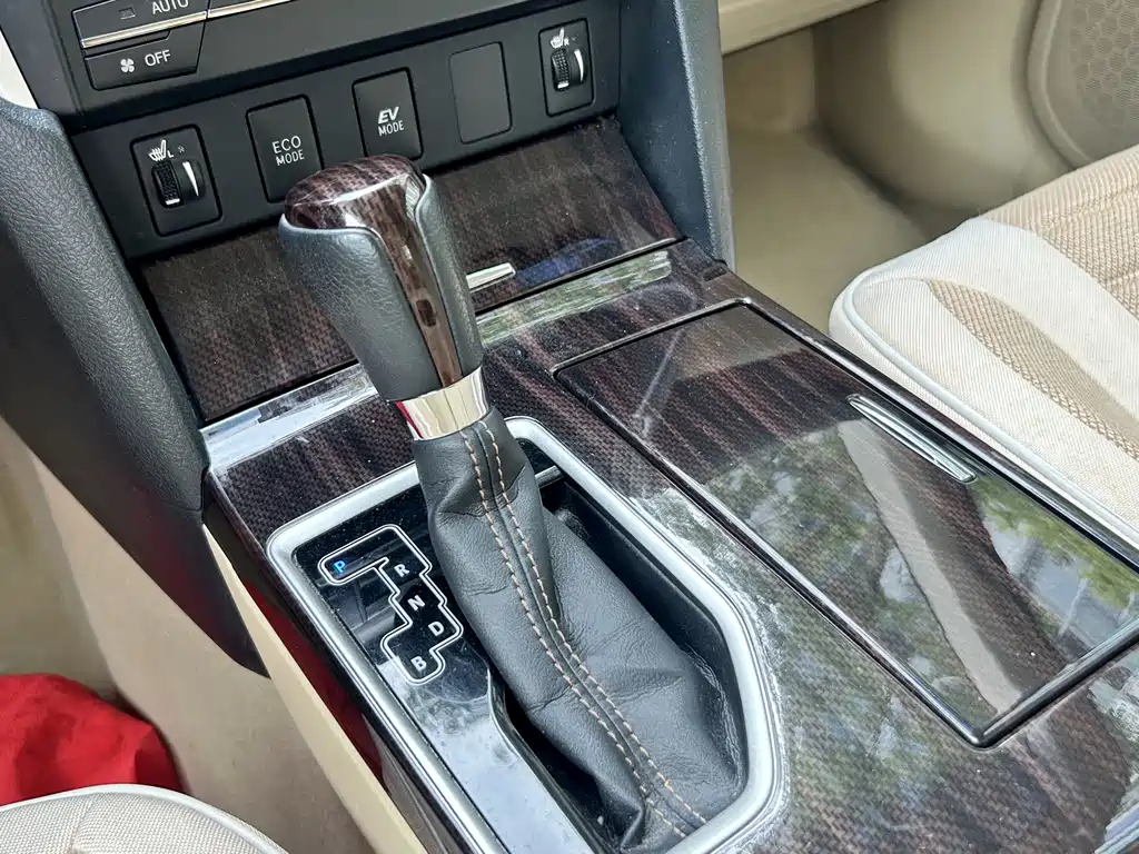 Toyota Camry — миниатюра 12
