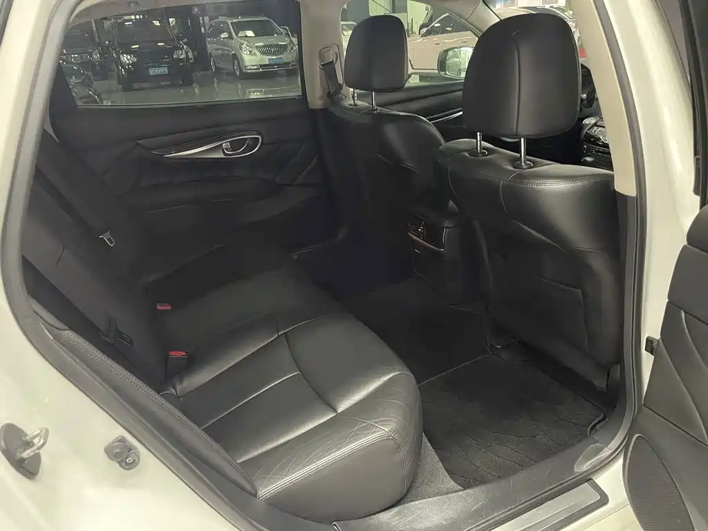 Infiniti Q70 — миниатюра 16
