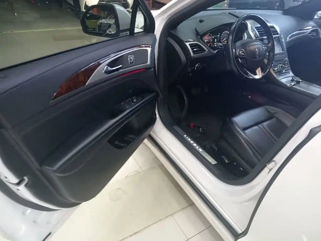 Lincoln MKZ — миниатюра 16