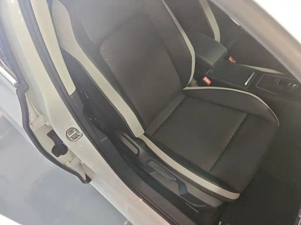 Volkswagen Golf — миниатюра 25