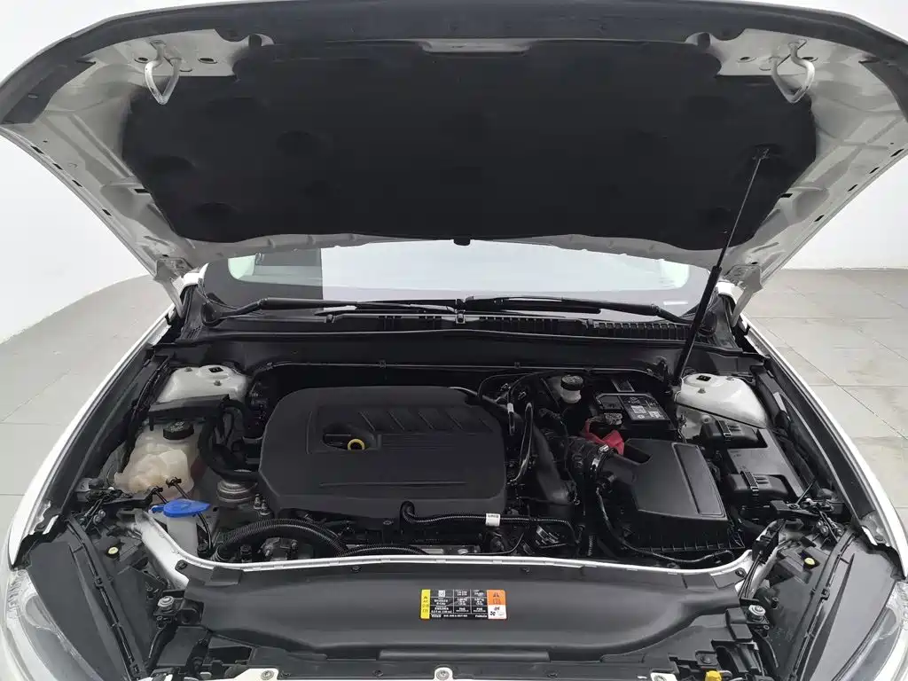 Ford Mondeo — миниатюра 6