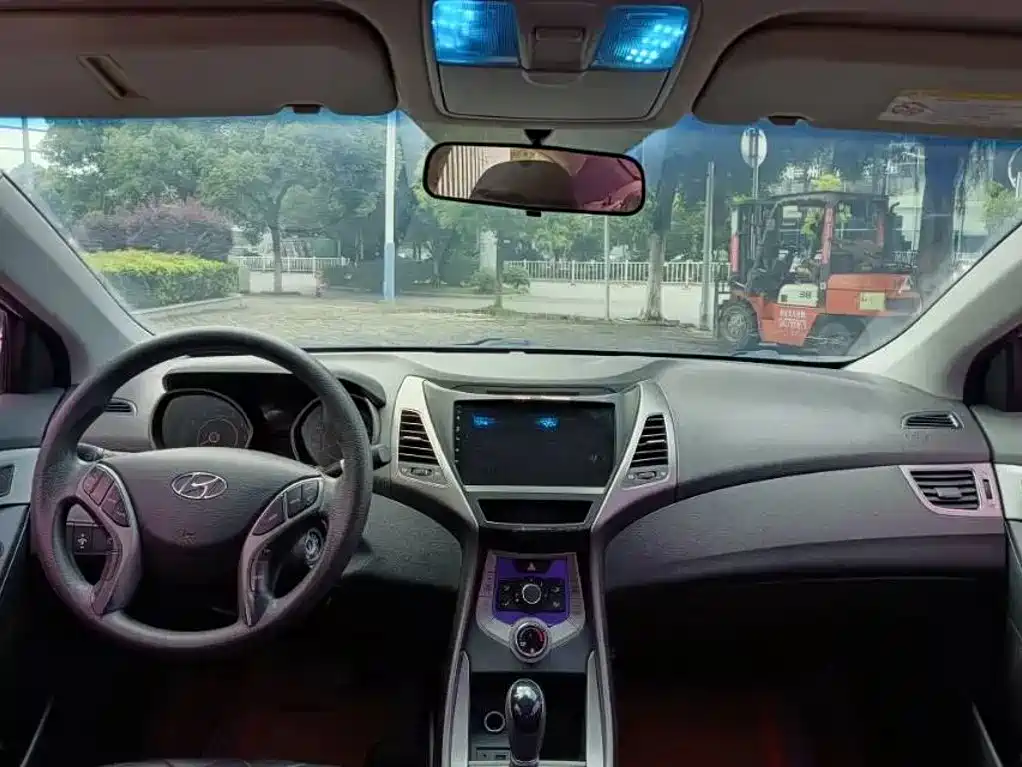 Hyundai Elantra Langdong — миниатюра 9