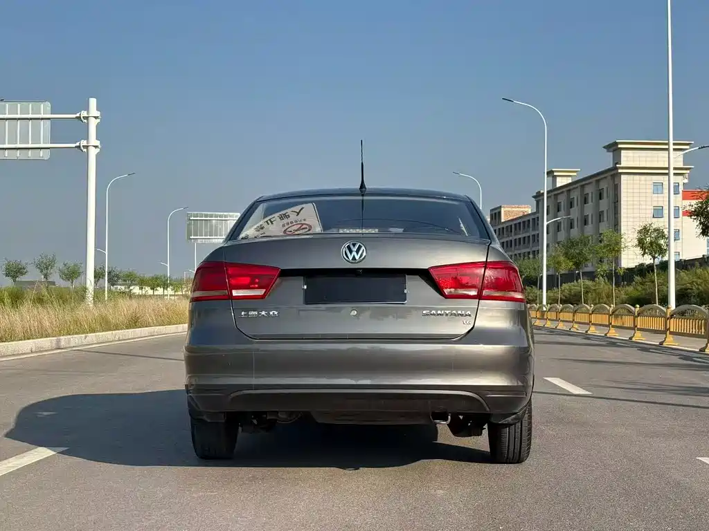 Volkswagen Santana — миниатюра 11