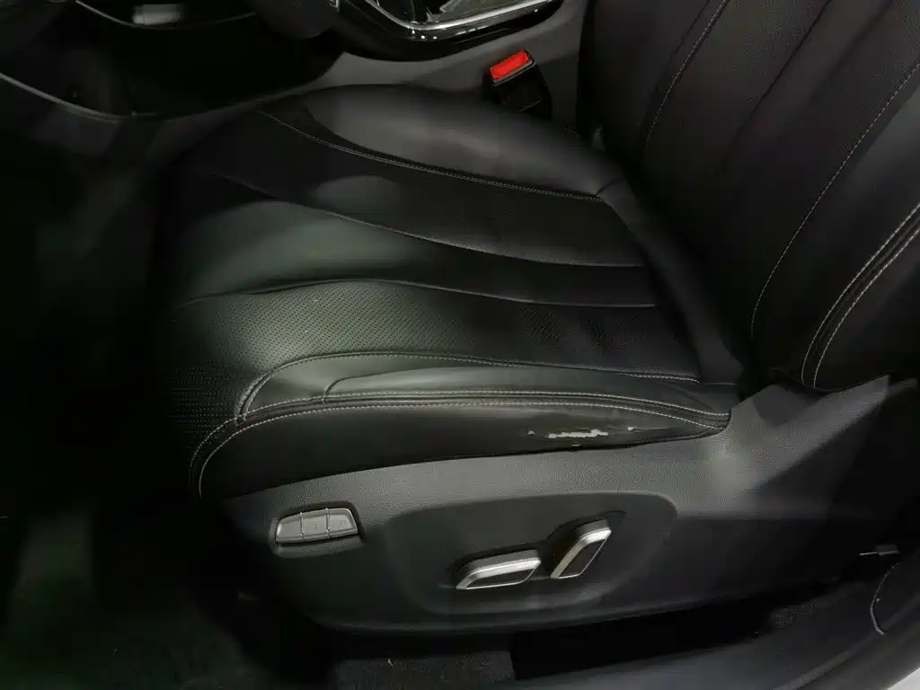 Roewe MARVEL X — миниатюра 20