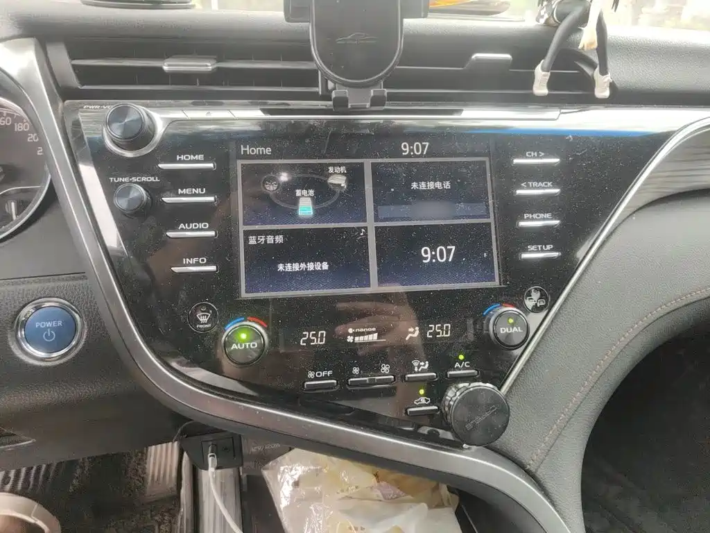 Toyota Camry — миниатюра 6