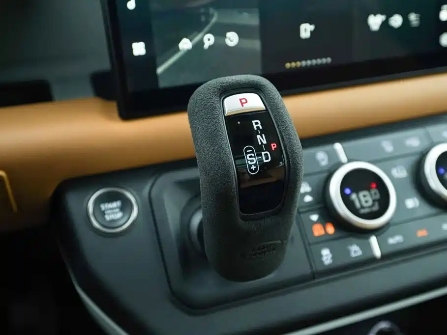 Land Rover Defender — миниатюра 9