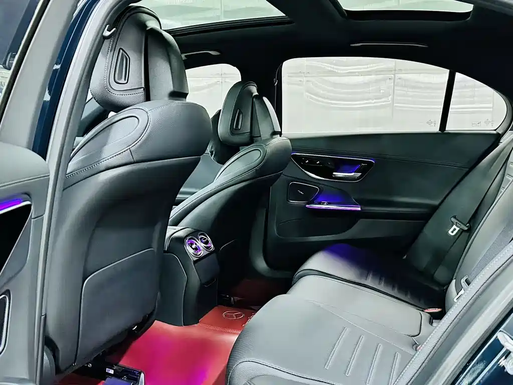 Mercedes-Benz C-Class — миниатюра 7