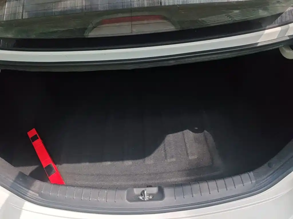 Hyundai Elantra — миниатюра 19