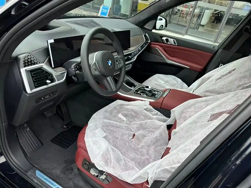 BMW X5 2025 xDrive 40Li M Sport