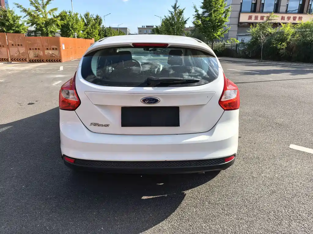 Ford Focus — миниатюра 11