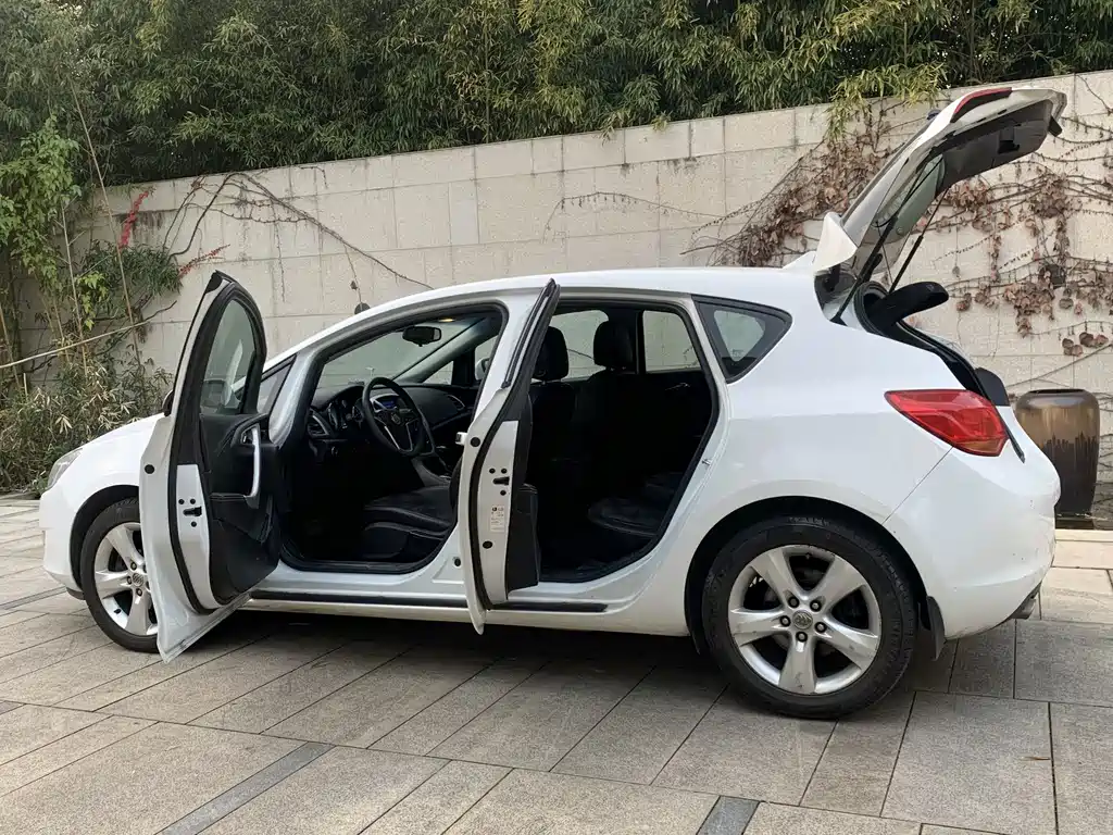 Buick Excelle — миниатюра 11
