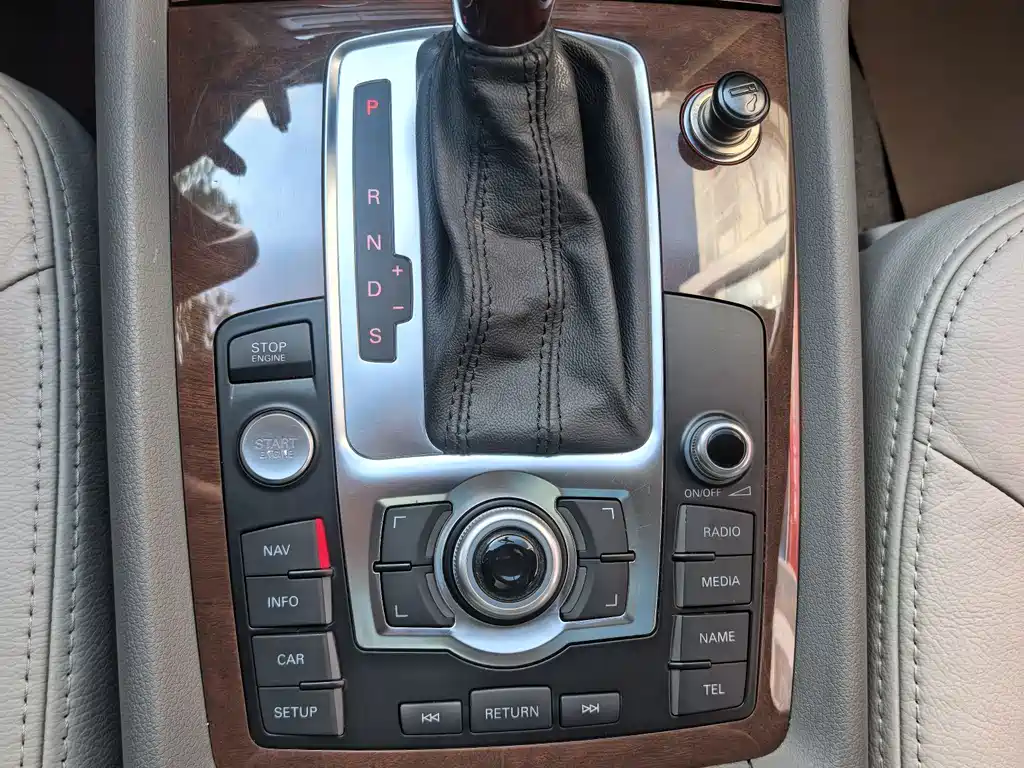Audi Q7 — миниатюра 9