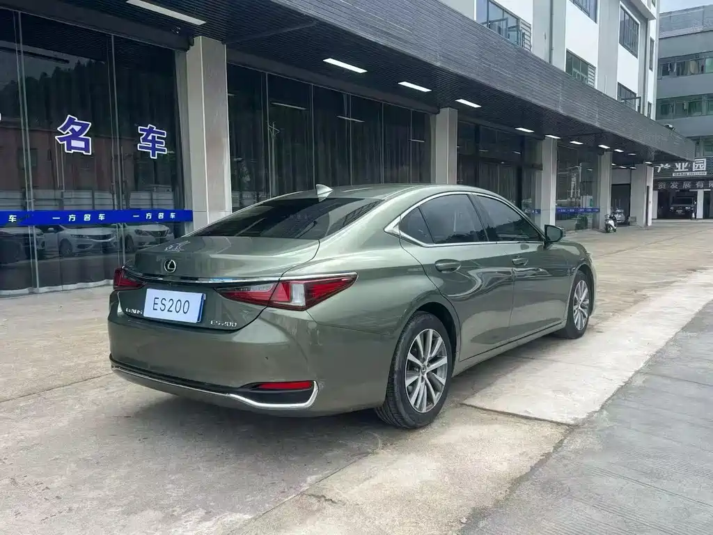 LEXUS ES