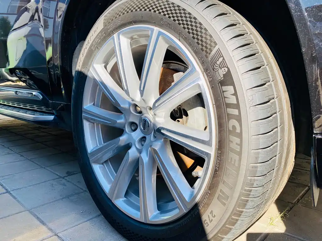 Volvo XC90 — миниатюра 11