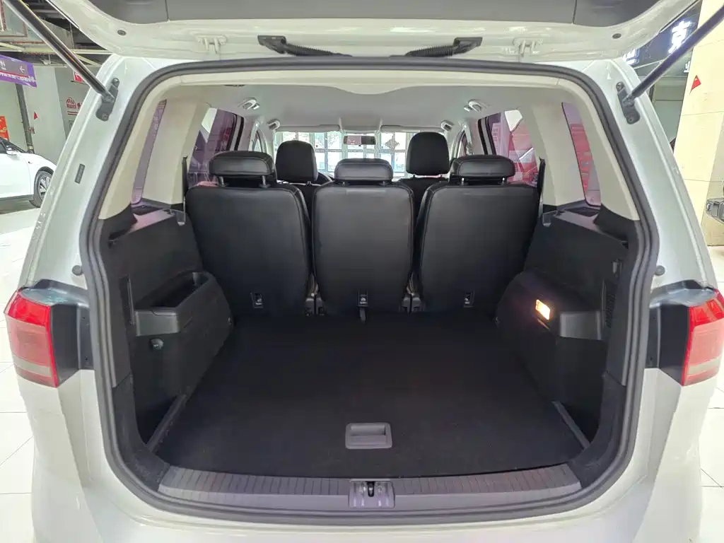 Volkswagen Touran — миниатюра 15