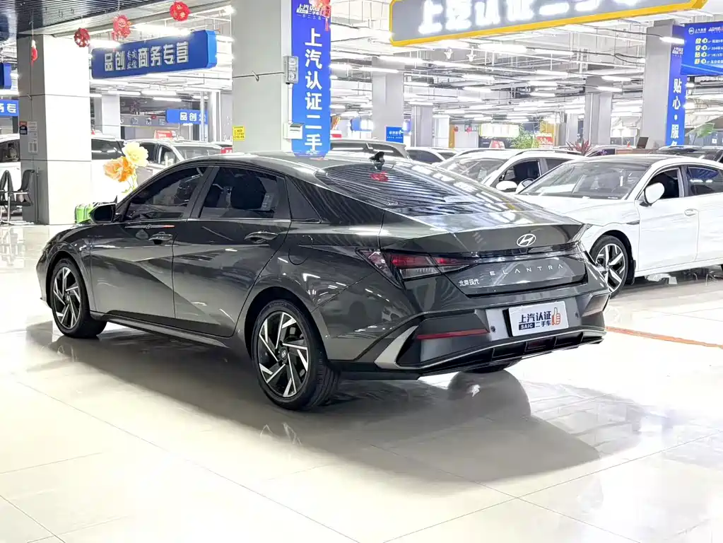 Hyundai Elantra — миниатюра 8