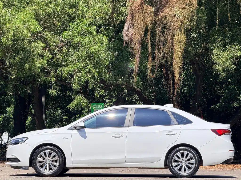 Buick Excelle — миниатюра 4
