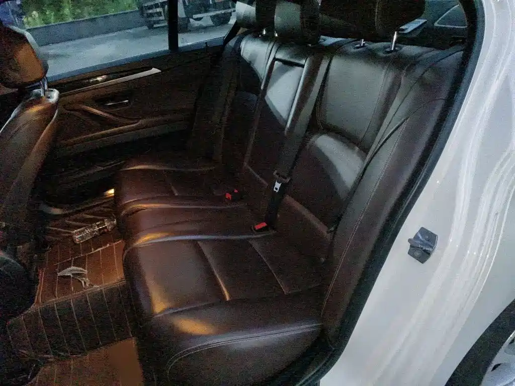BMW 5 Series — миниатюра 15