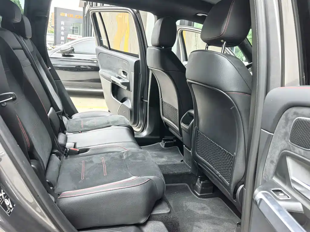 Mercedes-Benz GLB AMG — миниатюра 10