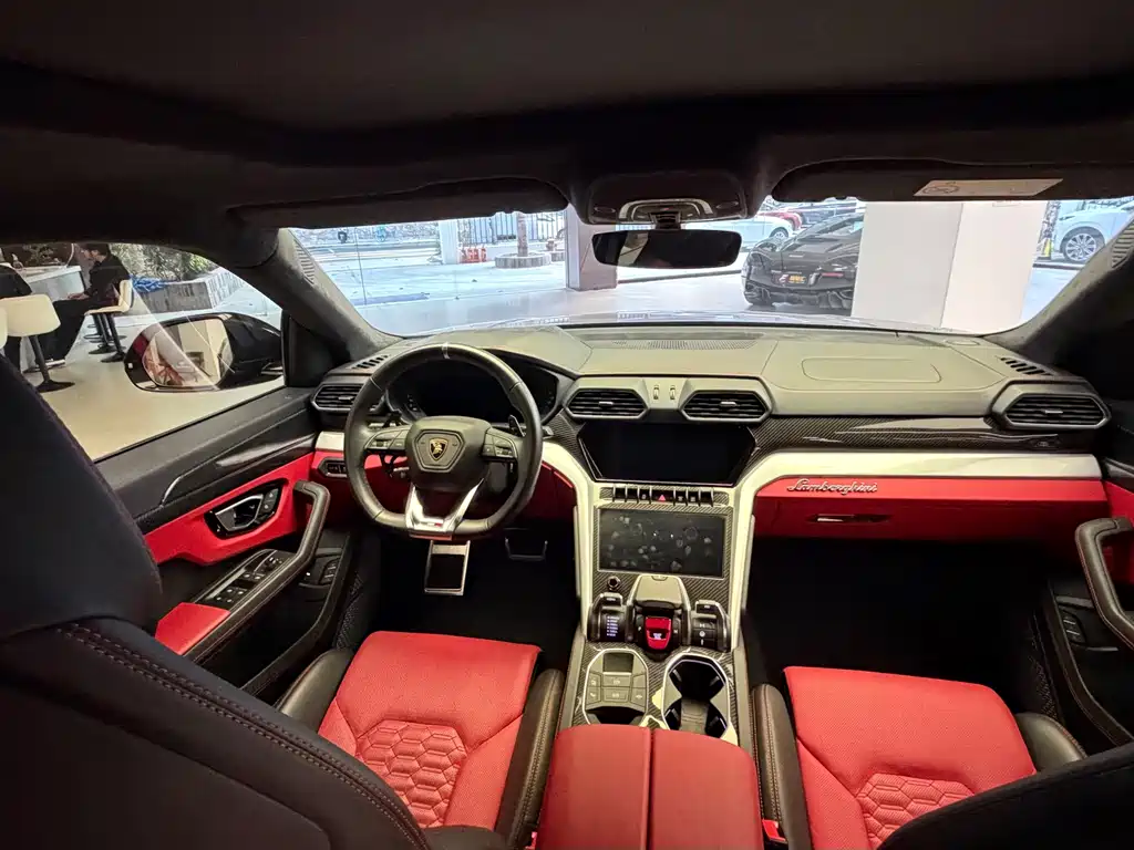 Lamborghini Urus — миниатюра 7