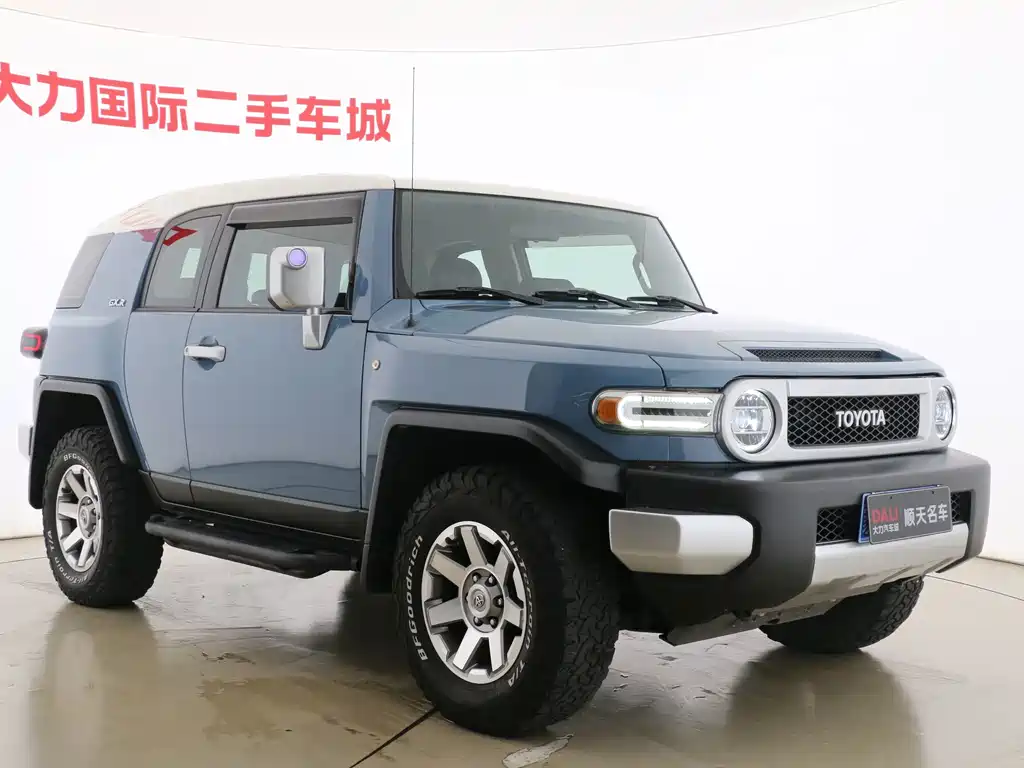 Toyota FJ Cruiser — миниатюра 3