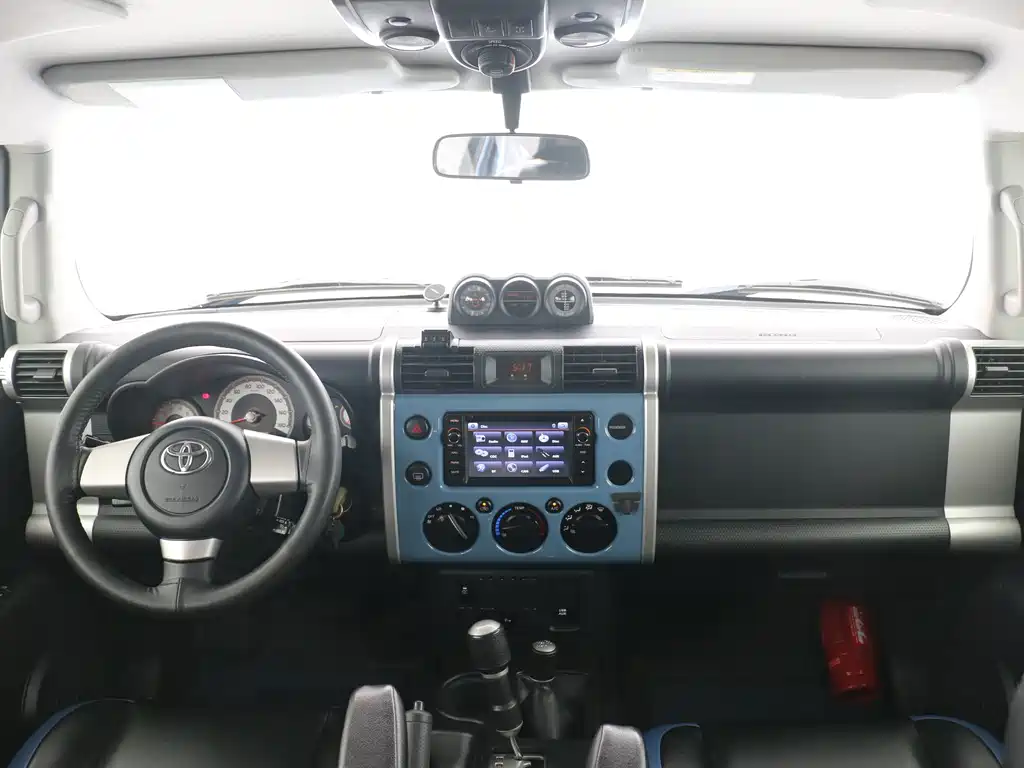 Toyota FJ Cruiser — миниатюра 8