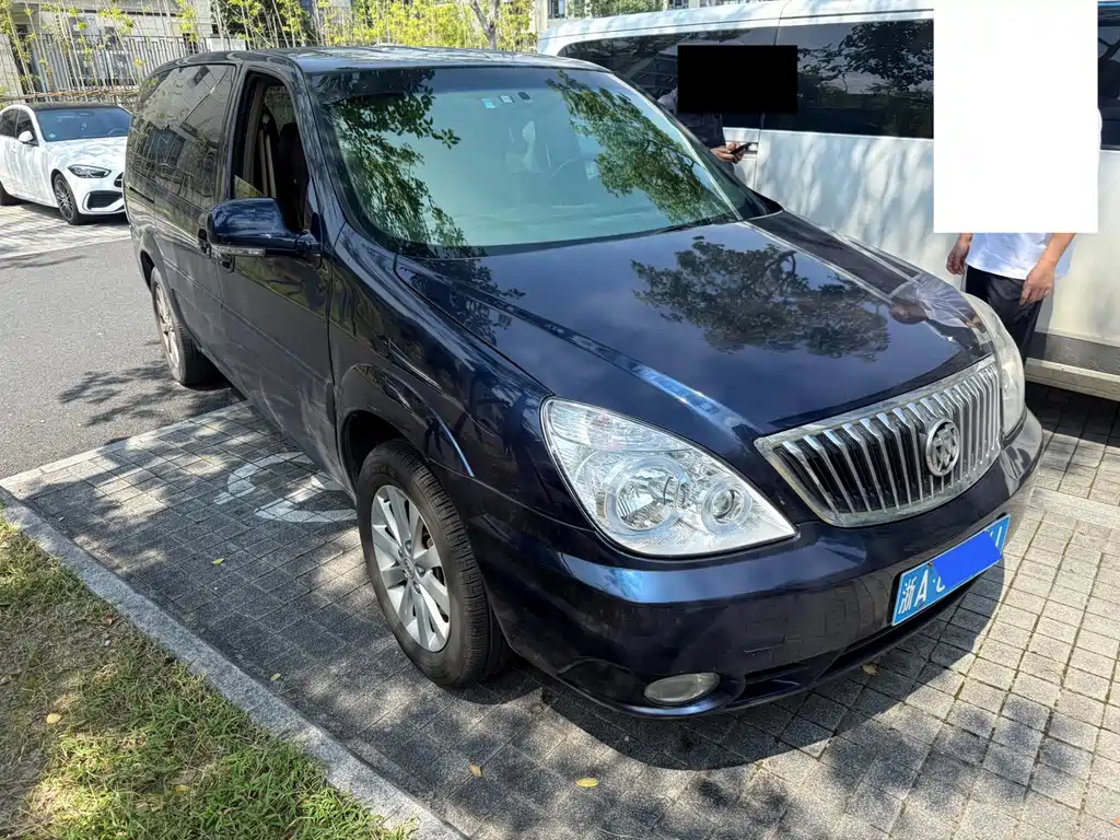 Buick GL8 — миниатюра 3