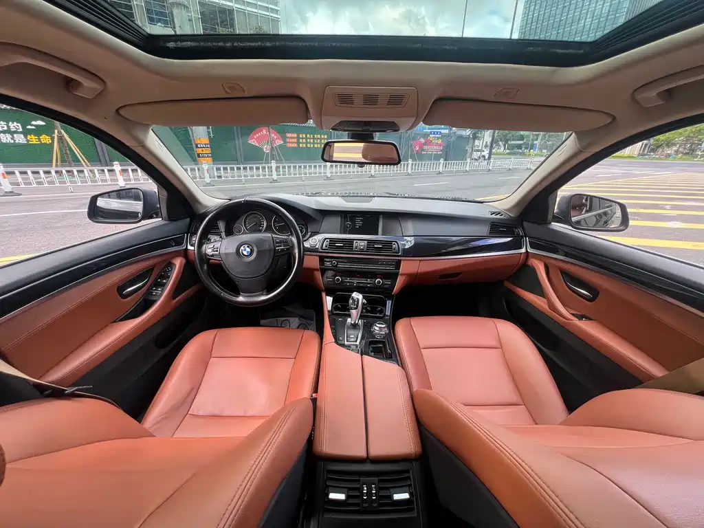 BMW 5 Series — миниатюра 9