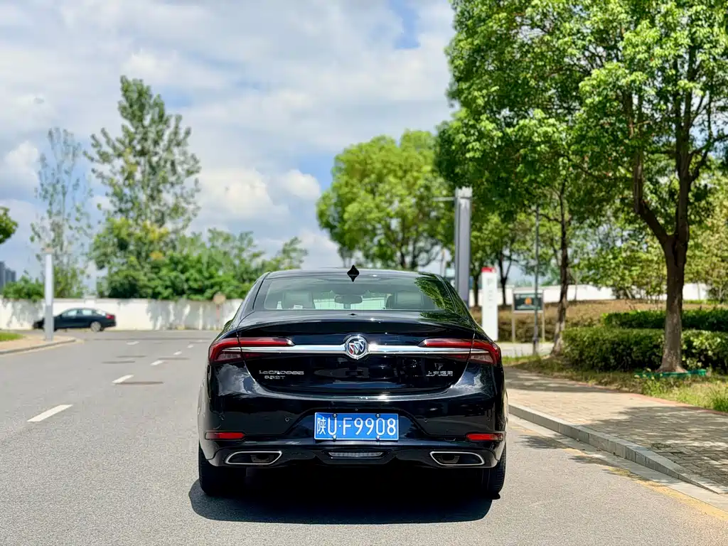 Buick LaCrosse — миниатюра 12