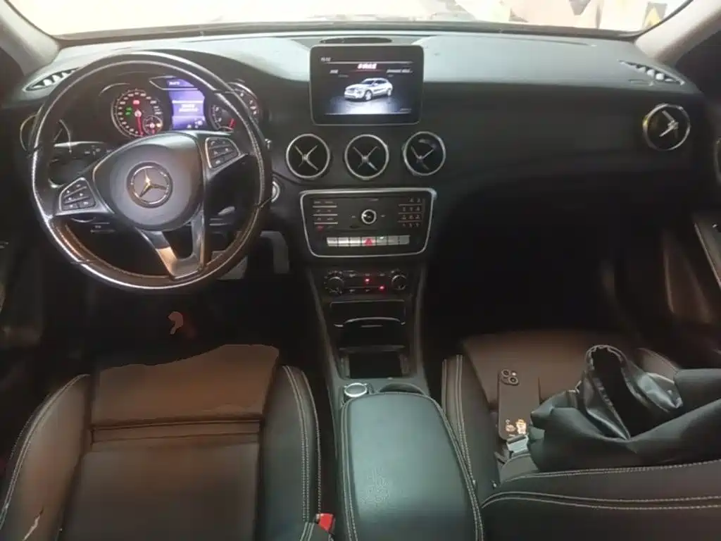 Mercedes-Benz GLA — миниатюра 10