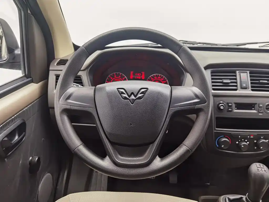 Wuling Rongguang S — миниатюра 11