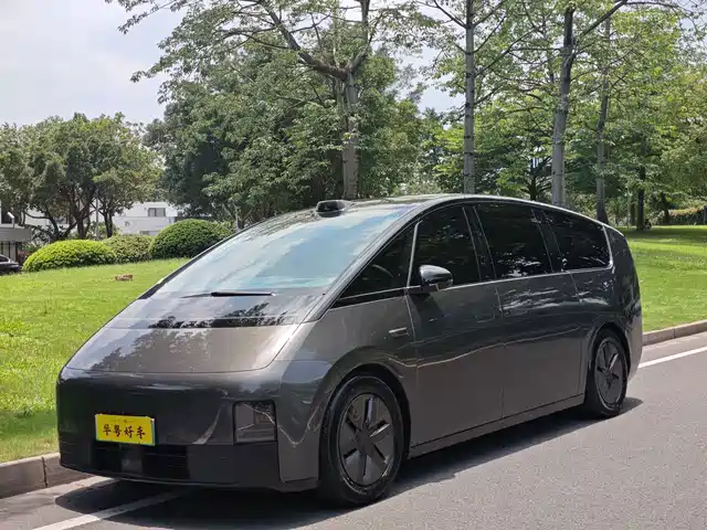 Li Auto MEGA