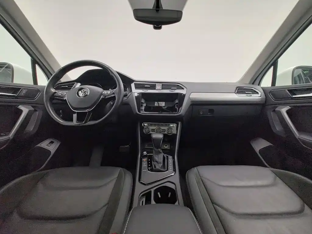 Volkswagen Tiguan L — миниатюра 5