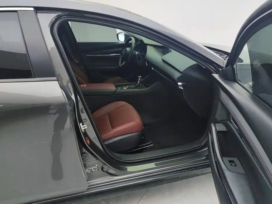 Mazda 3 Axela — миниатюра 8